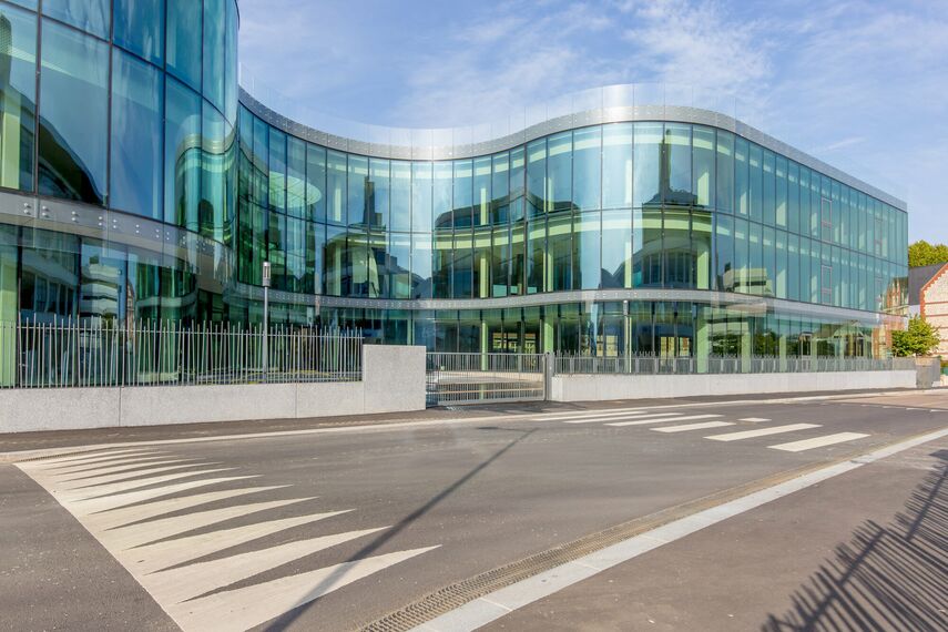 ThermoSystem 68 Fenêtres, ConceptWall 50 Murs rideaux et CW 60-SC Murs rideaux - Office building Siège MATMUT - La Filature situé à Rouen, France