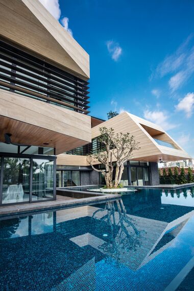 ConceptSystem 59 Fenêtres et CP 96 Coulissants - Villa 11 Sunridge Park situé àSingapour