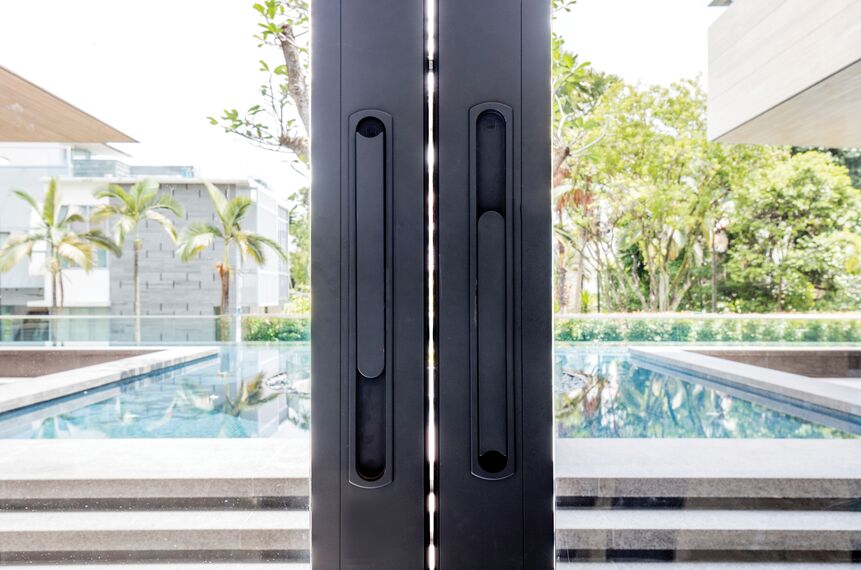 ConceptSystem 59 Fenêtres et CP 96 Coulissants - Villa 11 Sunridge Park situé àSingapour
