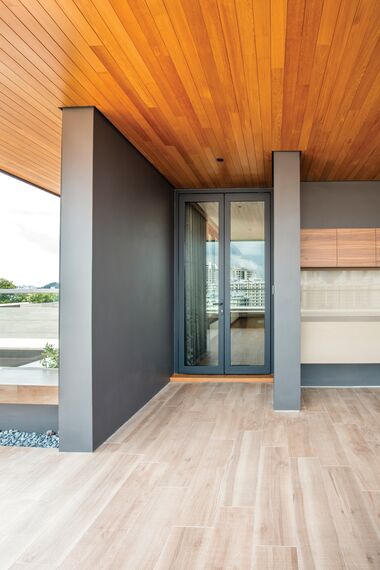ConceptSystem 59 Fenêtres et CP 96 Coulissants - Villa 11 Sunridge Park situé àSingapour