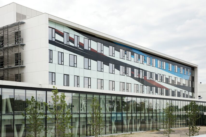 BriseSoleil 100 Brise Soleil et ConceptSystem 77 Fenêtres - AZ Sint Maarten situé à Mechelen, Belgique