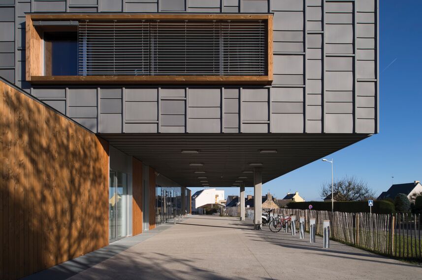 ConceptWall 50 Murs rideaux et ThermoSystem 68 Fenêtres - School Restructuration Collège La Grande Métairie situé àFrance