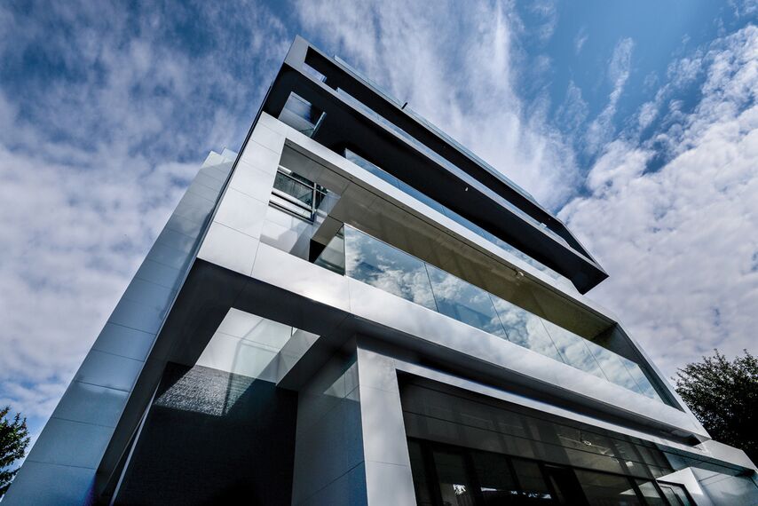 Purity Poignées, ConceptSystem 77 Fenêtres et CW 50-HI Murs rideaux - Complexe immobilier Mountain View Residence situé à Sofia, Bulgarije