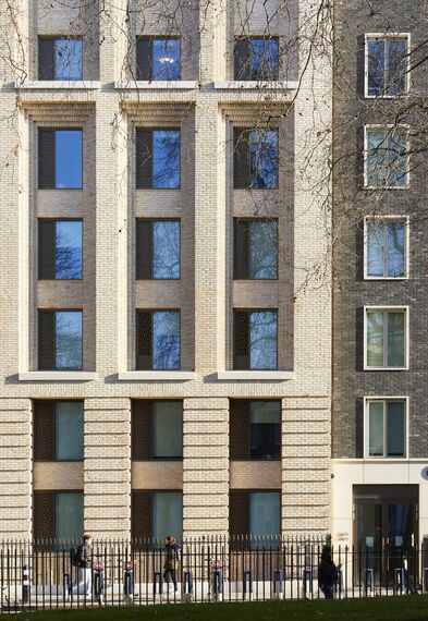 CS 38-SL (c) Cancelled Systems - Apartmentcomplex Cartwright Gardens located in London, United Kingdom