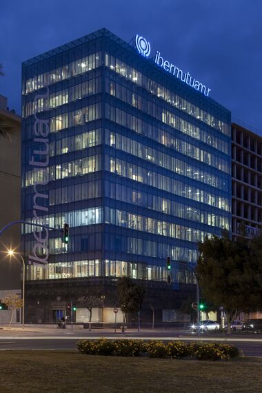 CW 50-SC Murs rideaux - Office building Ibermutuamur situé à Alicante, Espagne