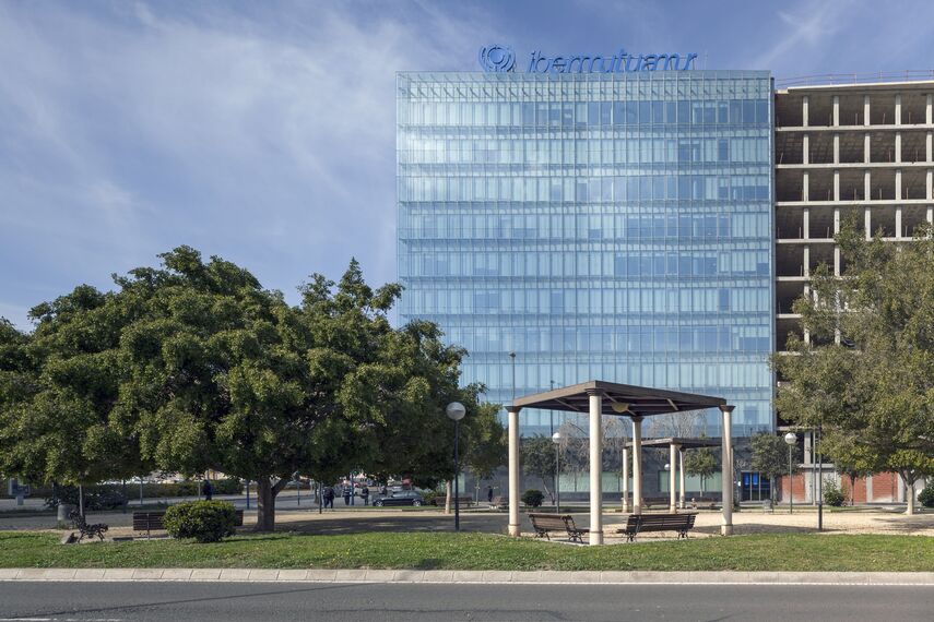 CW 50-SC Murs rideaux - Office building Ibermutuamur situé à Alicante, Espagne