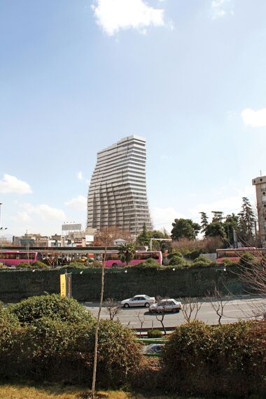 ConceptWall 60 Murs rideaux, ConceptSystem 68 Fenêtres et Ventalis Produits Périphériques - Office building Jaam Tower situé à Tehran, Iran