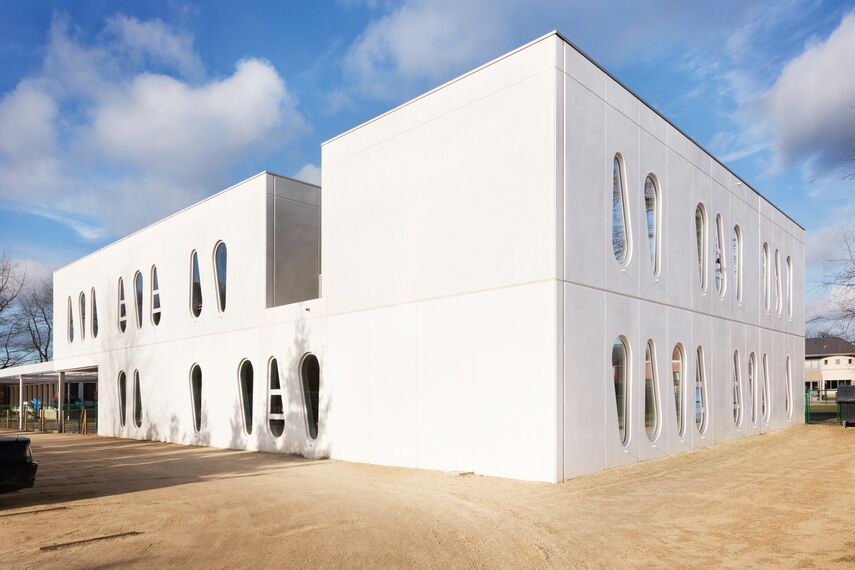 ConceptSystem 68 Portes et ConceptSystem 68 Fenêtres - School Basisschool 't Egeltje situé à Mol, Belgique