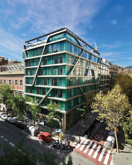 ConceptSystem 68 Portes et CS 68 Hidden Vent Fenêtres - Office building officebuildingtravessera situé à Barcelona, Espagne