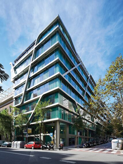 ConceptSystem 68 Portes et CS 68 Hidden Vent Fenêtres - Office building officebuildingtravessera situé à Barcelona, Espagne