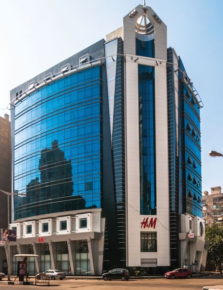 ConceptSystem 59Pa Fenêtres et CW 50-HL Murs rideaux - Office building Hazem Maher Tower situé à Cairo, Égypte