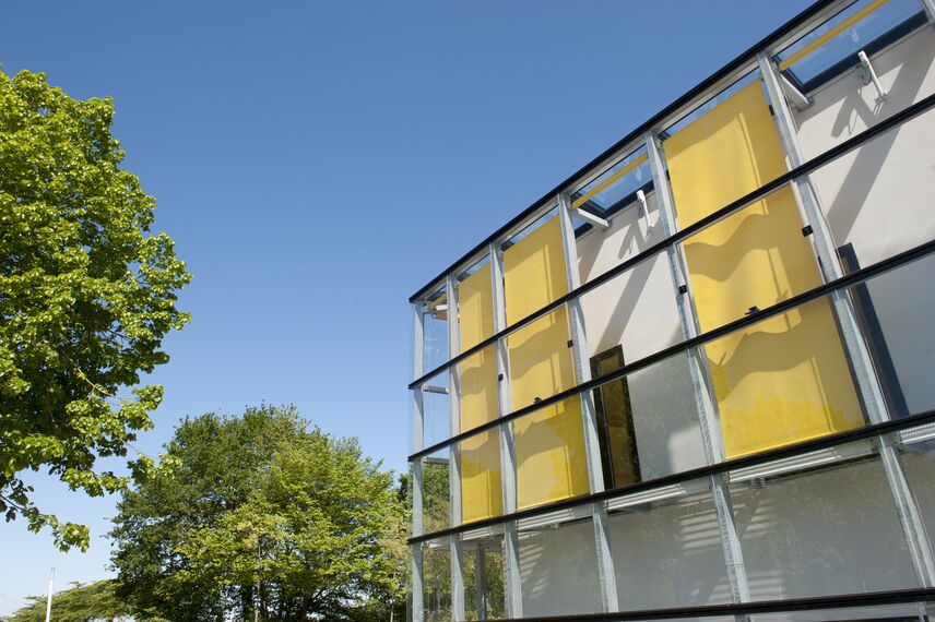 ThermoSystem 57 Fenêtres et CW 50-FV Murs rideaux - College/University University 'Ecole Normale Supérieure de Cachan' (ENS) situé àFrance