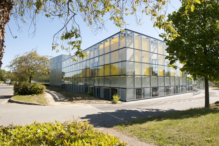 ThermoSystem 57 Fenêtres et CW 50-FV Murs rideaux - College/University University 'Ecole Normale Supérieure de Cachan' (ENS) situé àFrance