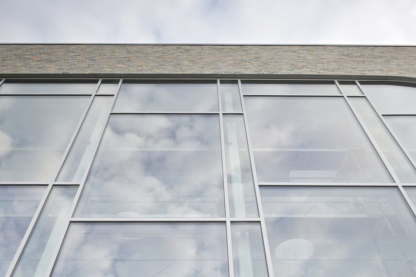 BriseSoleil 100 Brise Soleil, CS 104 (c) Systèmes annulés et CW 50-HI Murs rideaux - Office building Det Faglige Hus situé àDanemark
