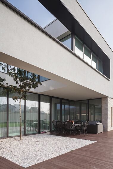 BriseSoleil 40 Brise Soleil et CS 86-HI (c) Systèmes annulés - Private house K situé àRoumanie