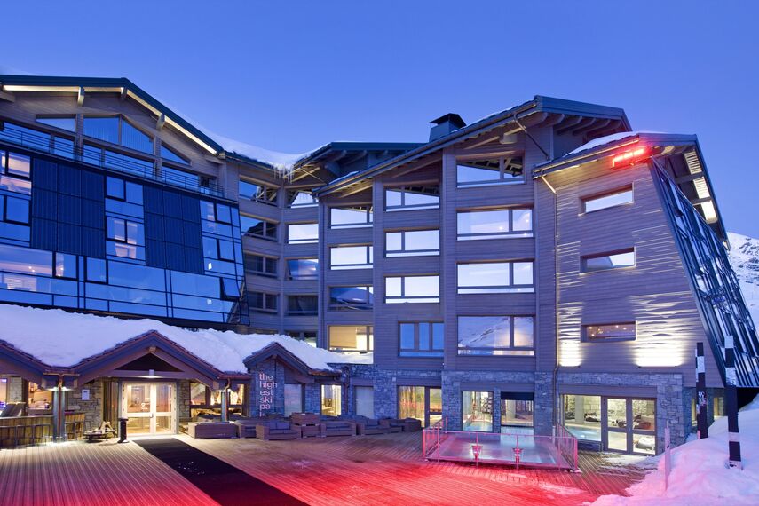 CW 60-Solar Murs rideaux - Hotel Altapura situé à Val Thorens, France