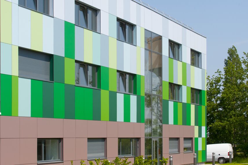 ConceptDoor 50 Portes, BriseSoleil 100 Brise Soleil et XS 50 Fenêtres - Boarding school Lycée Agricole LAVAL (boarding school) situé àFrance