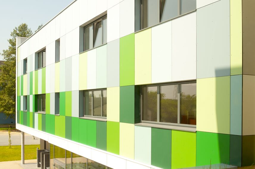 ConceptDoor 50 Portes, BriseSoleil 100 Brise Soleil et XS 50 Fenêtres - Boarding school Lycée Agricole LAVAL (boarding school) situé àFrance