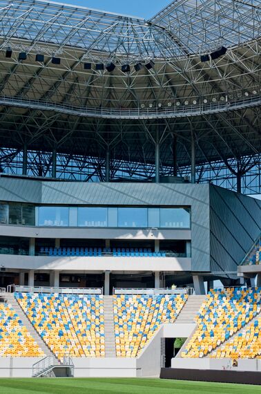 ConceptSystem 77 Portes, ConceptSystem 77 Fenêtres et ConceptWall 50 Murs rideaux - Football stadium Football stadium Lviv situé à Lviv, Ukraine