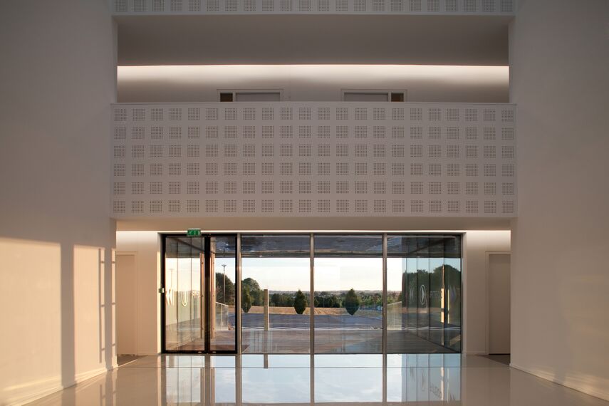 ConceptWall 86 Murs rideaux - Office building Fiteco Office Building situé à Changé, France