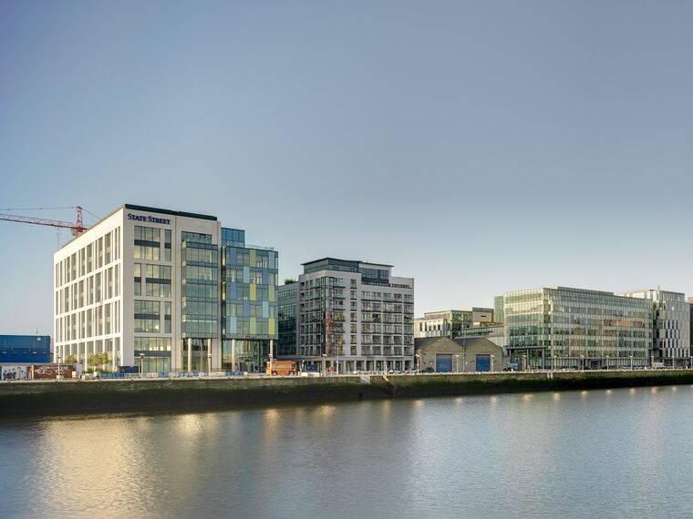 ConceptWall 60 Murs rideaux - Office building Sir John Rogerson's Quay situé à Dublin, Irlande