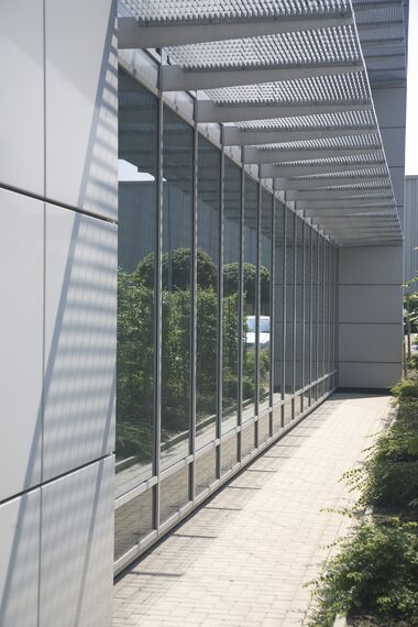 BriseSoleil 100 Brise Soleil et ConceptWall 50 Murs rideaux - Office building MSC situé à Antwerp, Belgique
