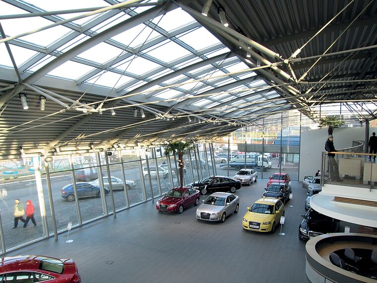ConceptWall 50 Murs rideaux - Car Center Audi (Dnepropetrovsk) situé à Dnepropetrovsk, Ukraine
