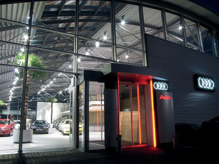 ConceptWall 50 Murs rideaux - Car Center Audi (Dnepropetrovsk) situé à Dnepropetrovsk, Ukraine
