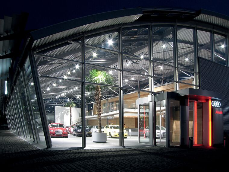 ConceptWall 50 Murs rideaux - Car Center Audi (Dnepropetrovsk) situé à Dnepropetrovsk, Ukraine