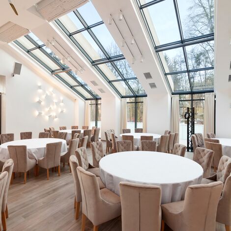 ConceptSystem 77 Fenêtres et CW 50-HI Murs rideaux - Park Art of Rest situé à Lviv, Ukraine