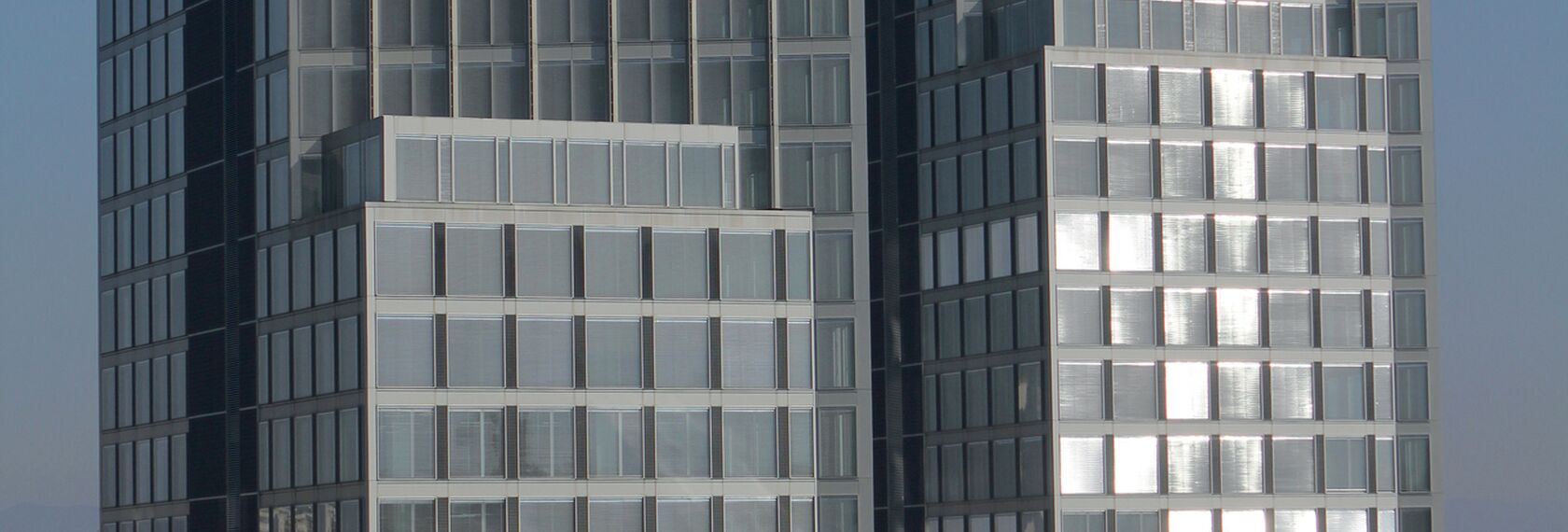 CS 86-HI (c) Systèmes annulés, CW 86 Standard Murs rideaux et CW 86-EF Murs rideaux - Business center Sopharma Litex Business Towers situé à Sofia, Bulgarije