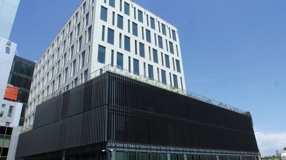 ConceptWall 50 Murs rideaux, CW 60-SC Murs rideaux et CS 77 Hidden Vent Fenêtres - Office building Expo2000 situé à Sofia, Bulgarije