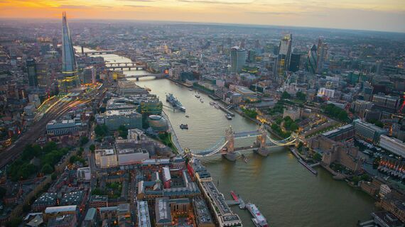 ConceptSystem 68 Fenêtres, ConceptWall 60 Murs rideaux, ConceptPatio 130 Coulissants, ConceptSystem 77 Fenêtres, ConceptSystem 77 Portes et ConceptWall 50 Murs rideaux - One Tower Bridge situé à London, Royaume-Uni