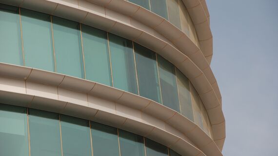 ConceptWall 50 Murs rideaux et CW 50-HL Murs rideaux - Office building Addax Tower situé à Seef Area, Bahreïn