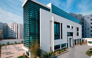 BriseSoleil 100 Brise Soleil et ConceptWall 60 Murs rideaux - Embassy Ambassade du Canada situé à Tunis, Tunisie